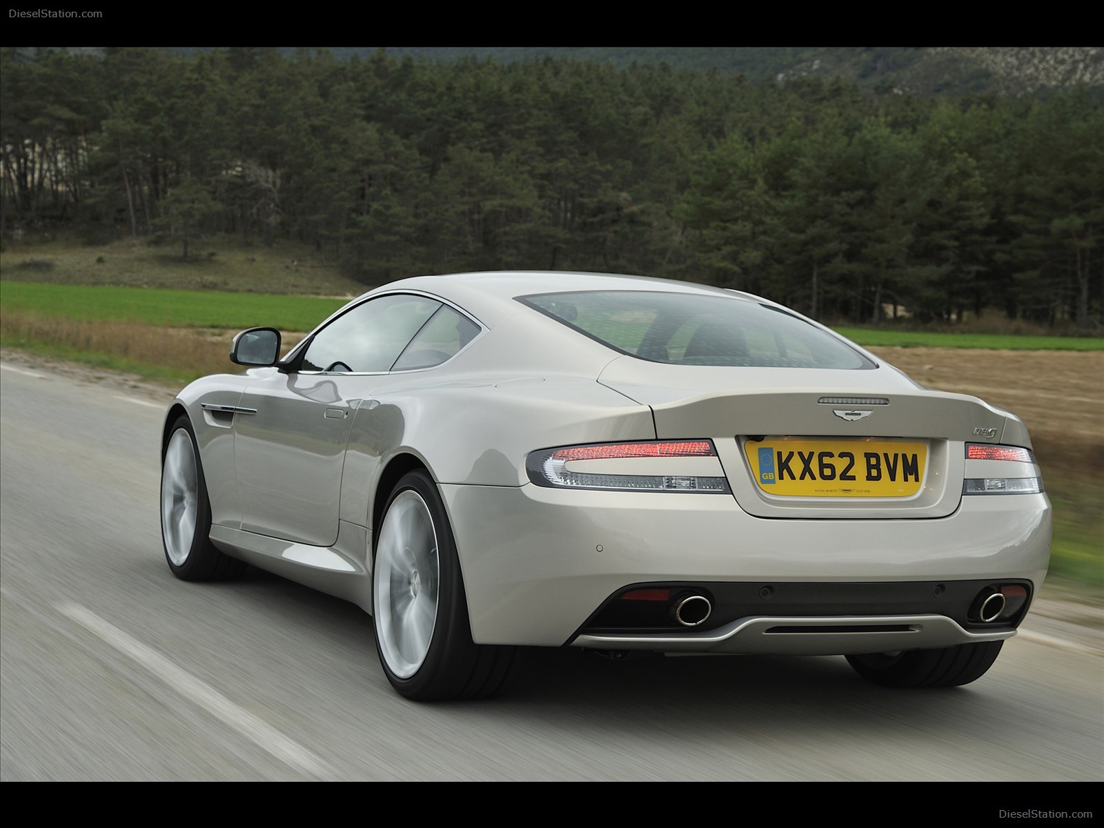 Aston Martin DB9 2013
